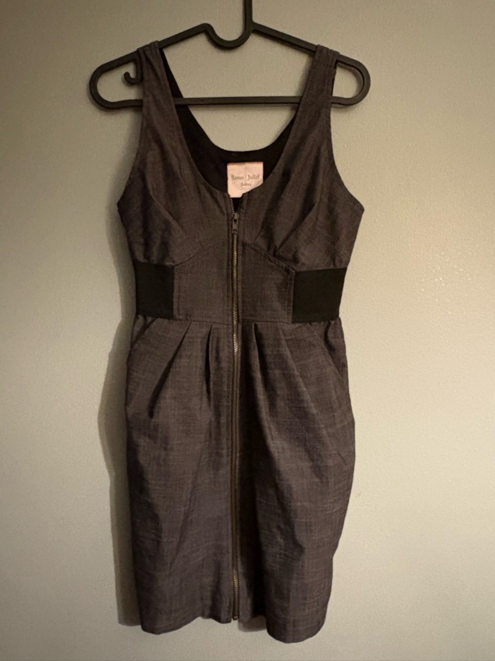 Romeo & Juliet Couture Sleeveless Gray Zip-Front Sheath Dress